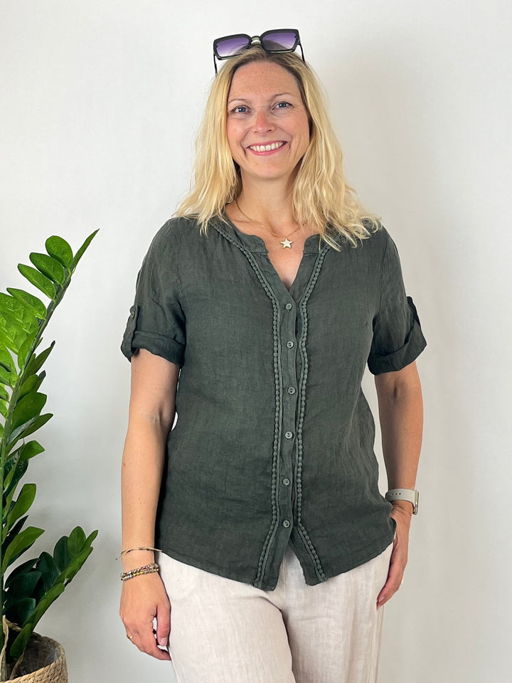 Leinen-Bluse mit Zierbordüre, khaki von Bella Vita - Mode &amp; Lifestyle