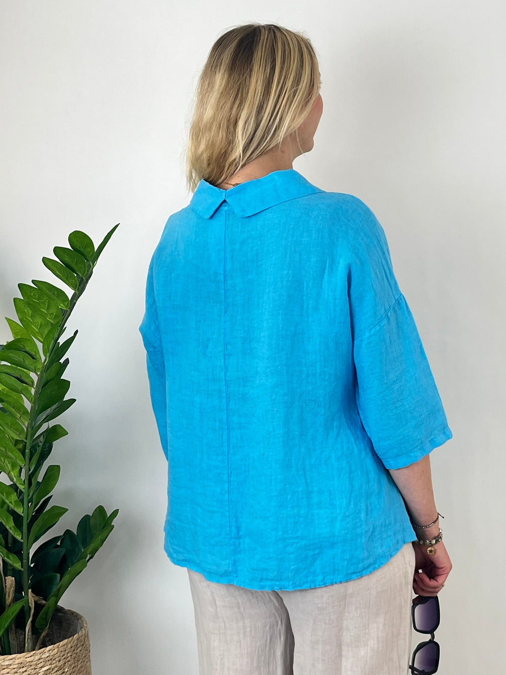 Leinenbluse mit weitem Kragen, türkis von Bella Vita - Mode & Lifestyle