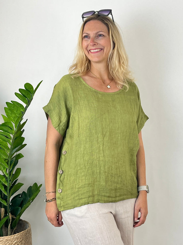 Leinenbluse mit Zierknöpfen, grün von Bella Vita - Mode &amp; Lifestyle