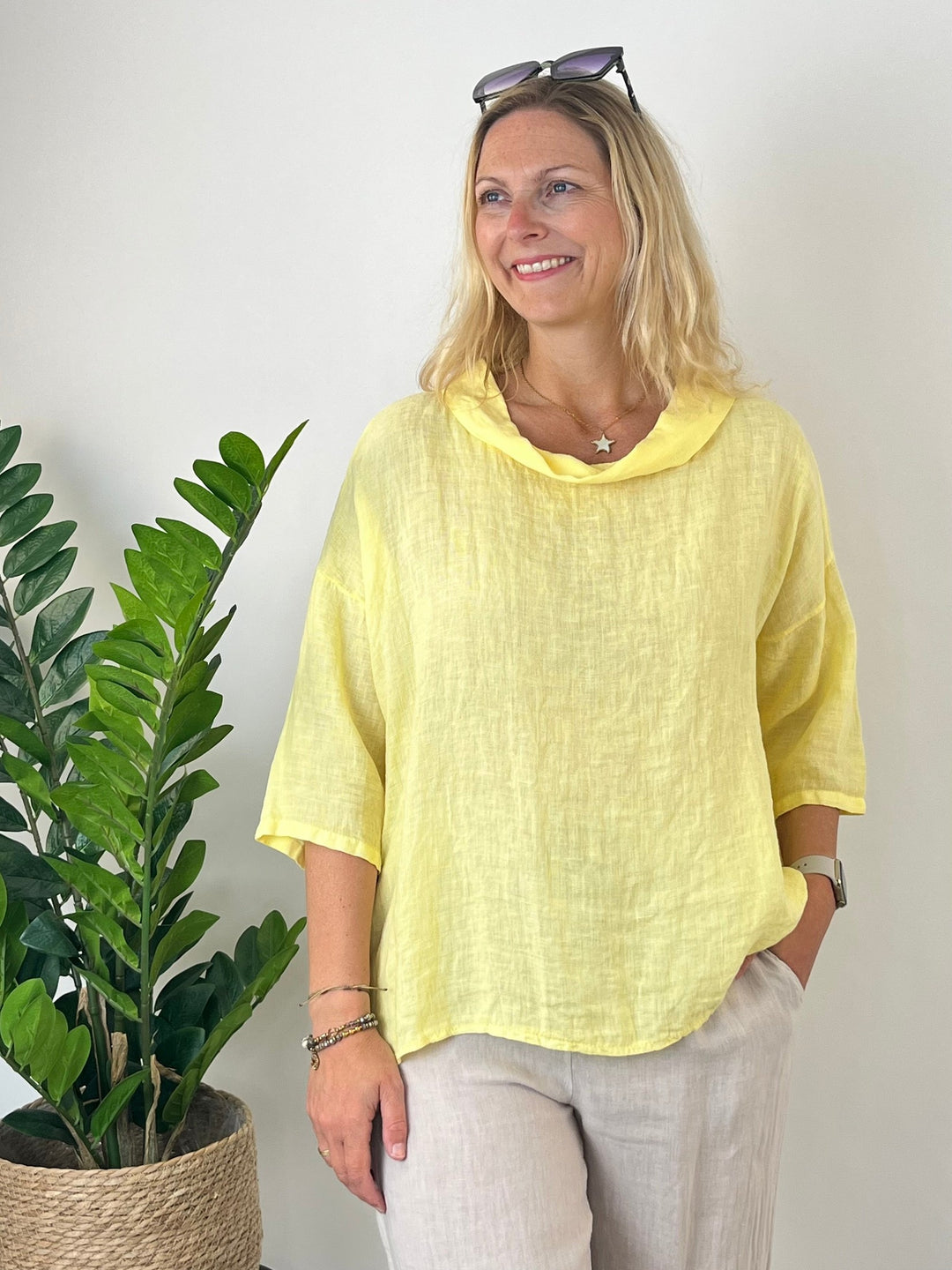 Leinenbluse mit weitem Kragen, gelb von Bella Vita - Mode &amp; Lifestyle