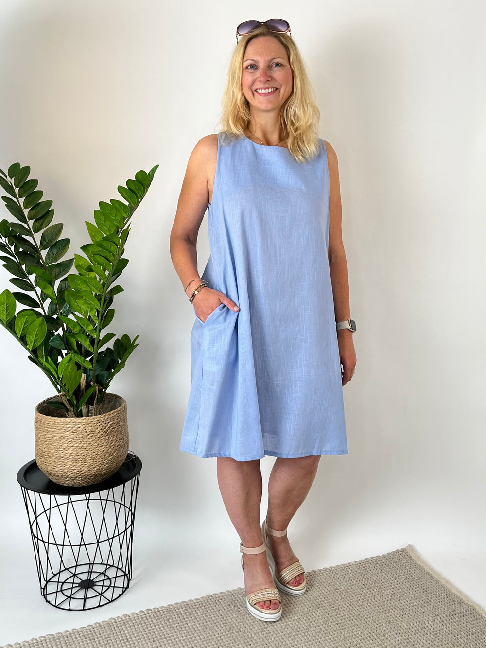 Sommerkleid A-Linie mit Leinen, hellblau von Bella Vita - Mode & Lifestyle