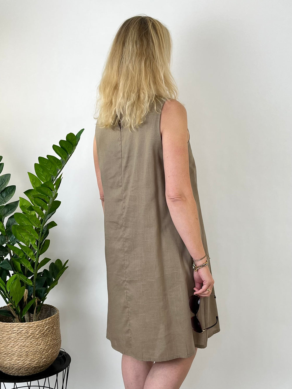 Sommerkleid A-Linie mit Leinen, taupe von Bella Vita - Mode & Lifestyle