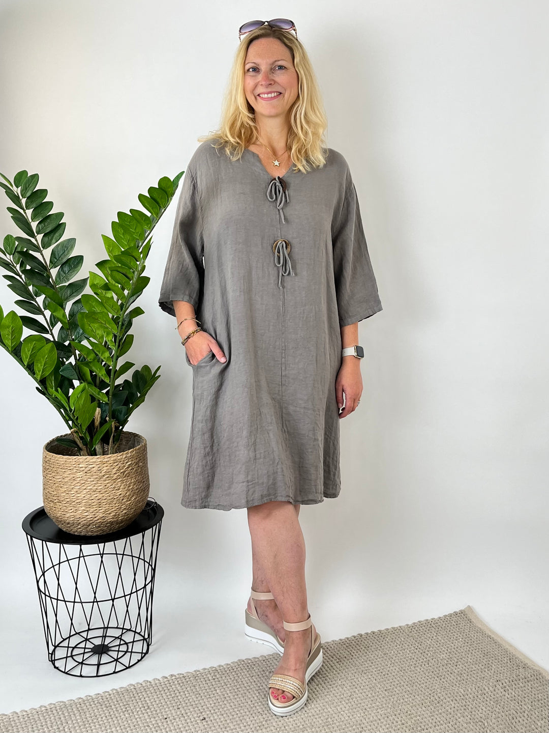 Leinenkleid "Natural Chic", taupe von Bella Vita - Mode & Lifestyle