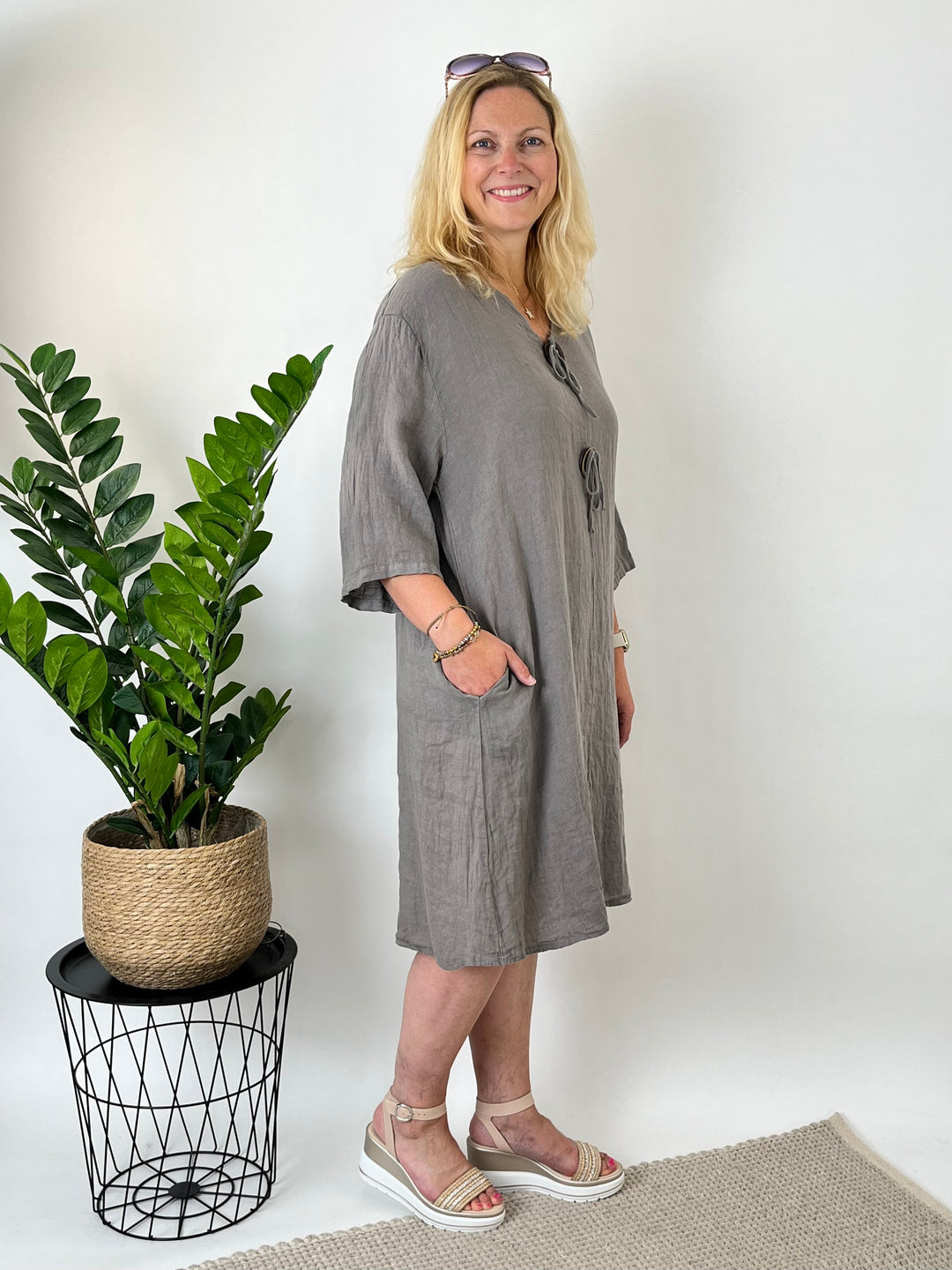 Leinenkleid "Natural Chic", taupe von Bella Vita - Mode &amp; Lifestyle