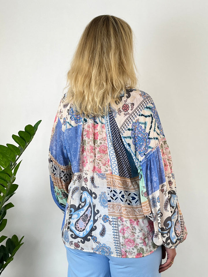Bluse Patchwork-Print mit Seide, blau-rosé von Bella Vita - Mode &amp; Lifestyle