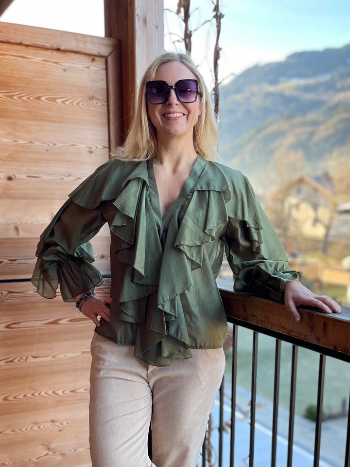 Bluse mit Rüschen, khaki von Bella Vita - Mode & Lifestyle