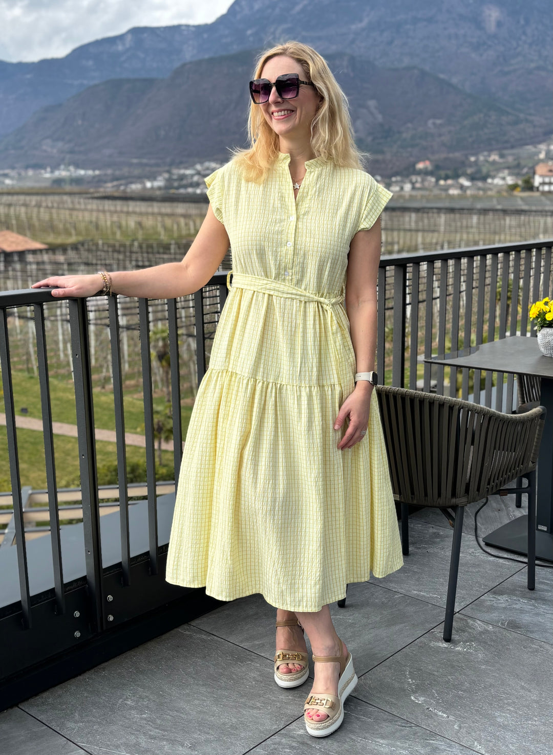 Sommerkleid mit Karomuster, vanillegelb von Bella Vita - Mode & Lifestyle
