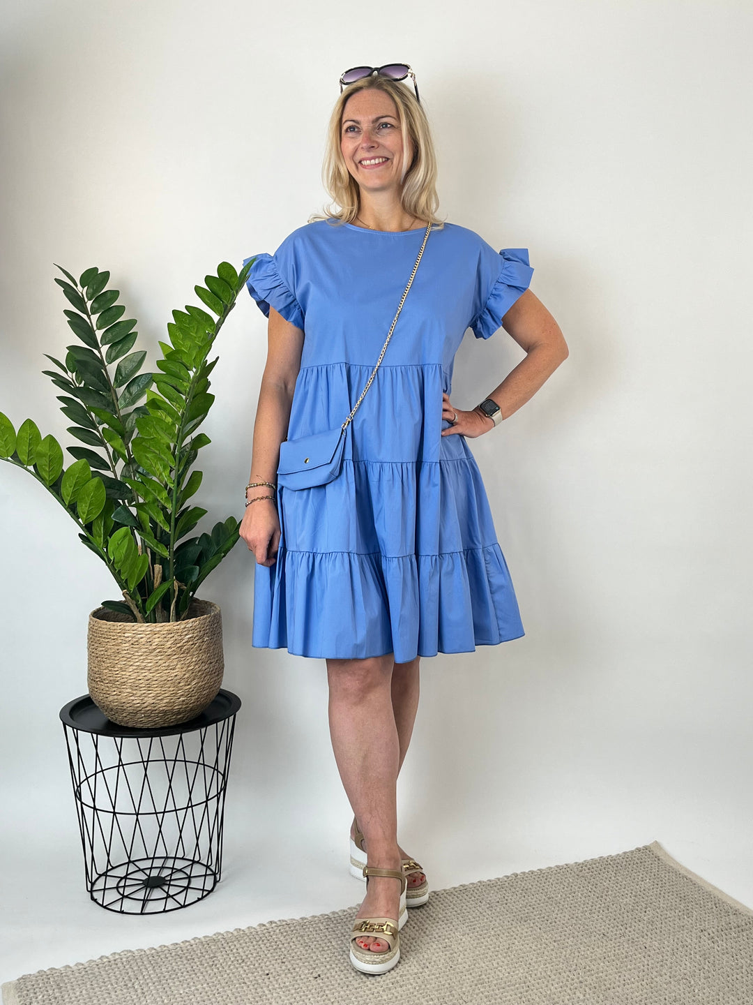 Stufenkleid mit Volants und Mini-Bag, blau von Bella Vita - Mode & Lifestyle