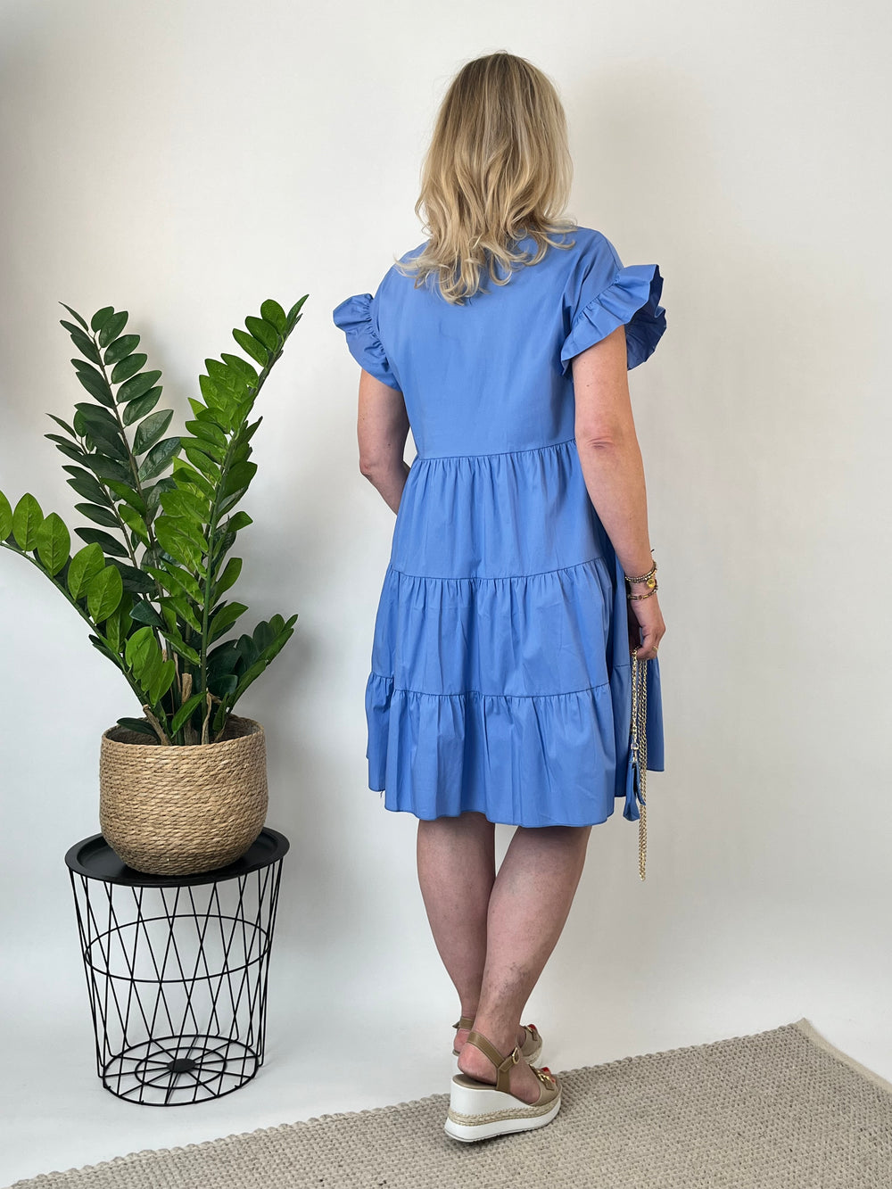 Stufenkleid mit Volants und Mini-Bag, blau von Bella Vita - Mode & Lifestyle