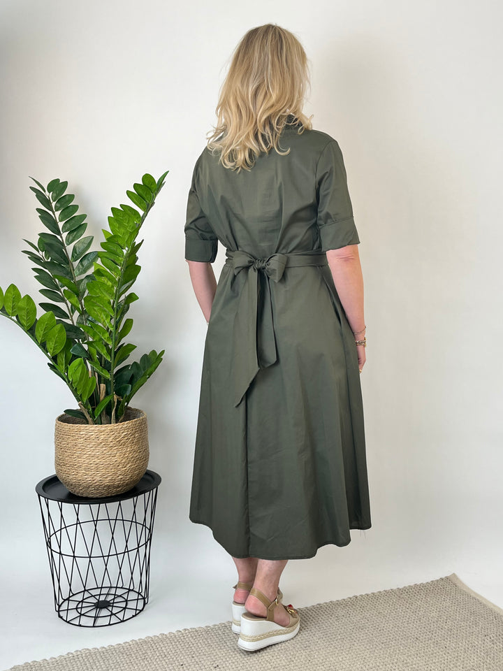 Hemdblusenkleid in Wickeloptik, khaki von Bella Vita - Mode &amp; Lifestyle