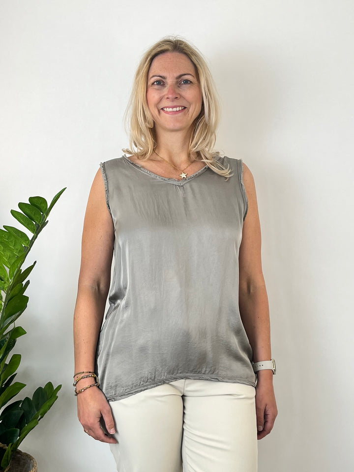 Top mit Fransenkante, taupe von Bella Vita - Mode &amp; Lifestyle