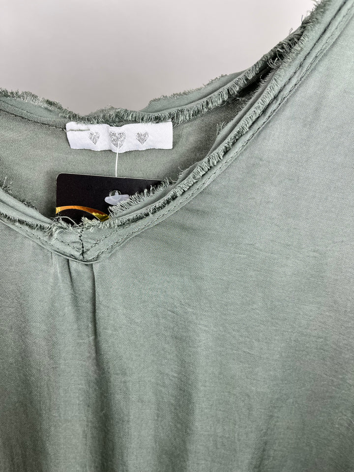 Top mit Fransenkante, khaki von Bella Vita - Mode &amp; Lifestyle