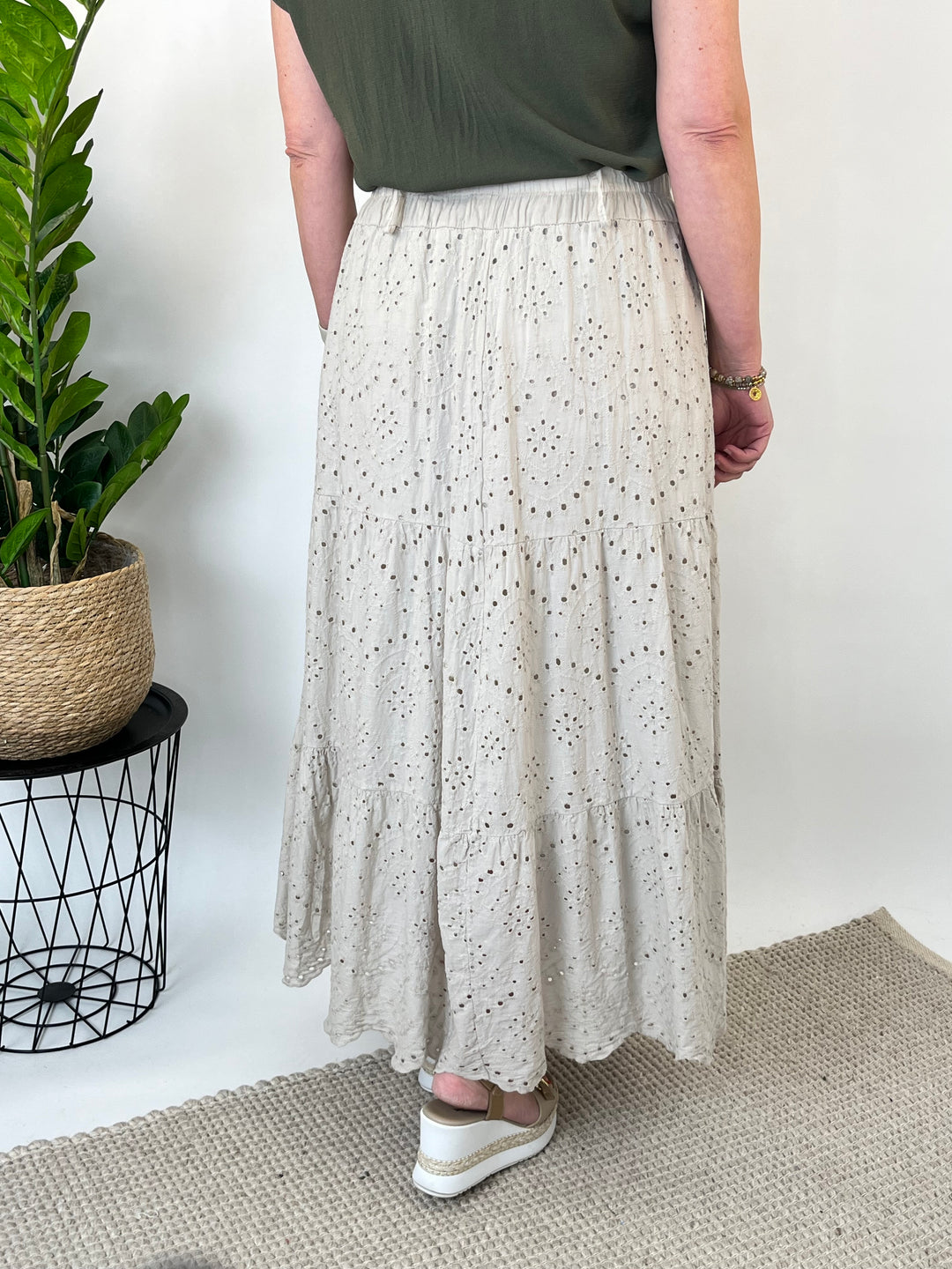 Rock mit Lochstickerei, beige von Bella Vita - Mode &amp; Lifestyle