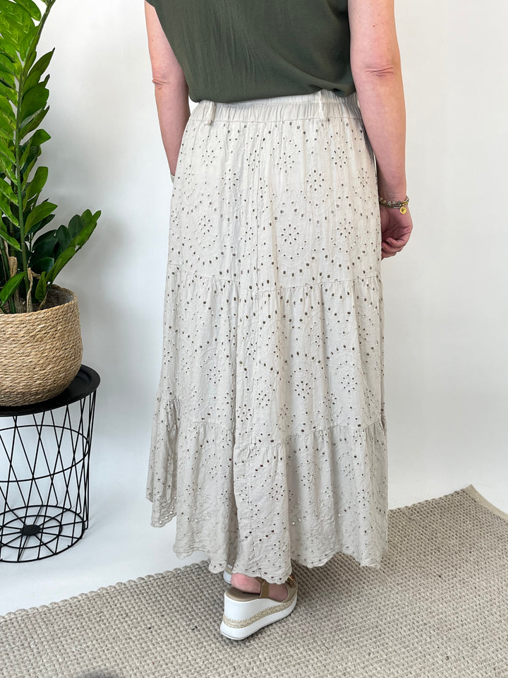 Rock mit Lochstickerei, beige von Bella Vita - Mode &amp; Lifestyle