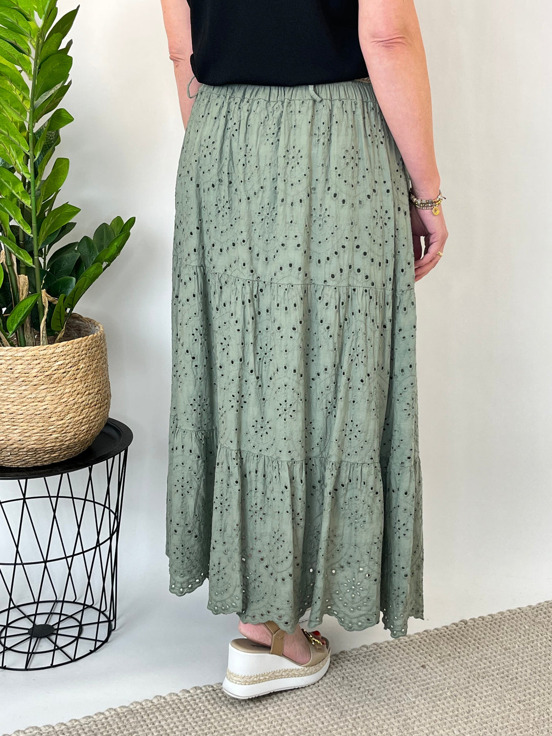 Rock mit Lochstickerei, khaki von Bella Vita - Mode & Lifestyle