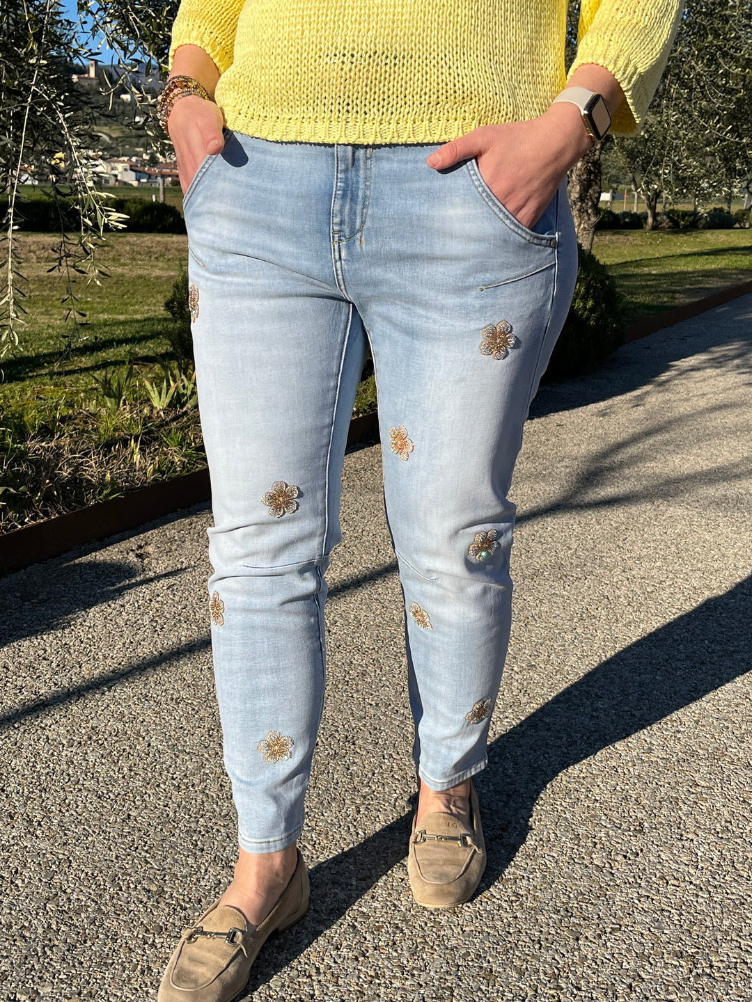 7/8-Jeans mit Glitzerblümchen, blue denim von Bella Vita - Mode & Lifestyle