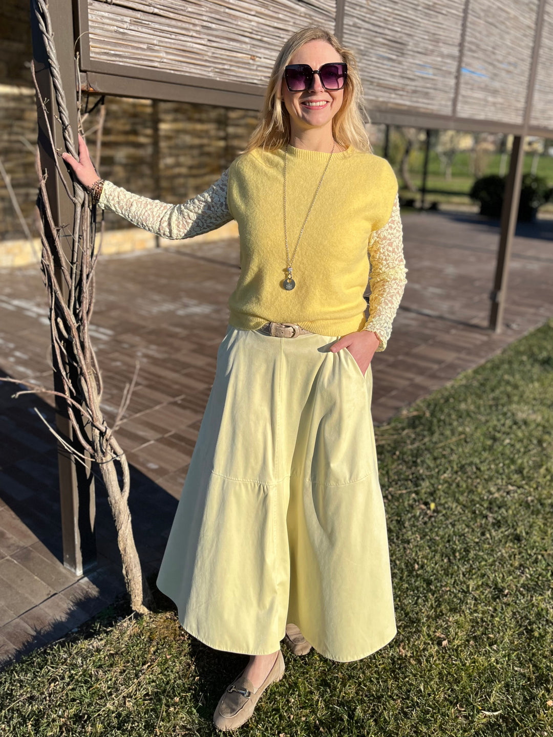 Lederimitat-Rock mit Ziergürtel, gelb von Bella Vita - Mode & Lifestyle