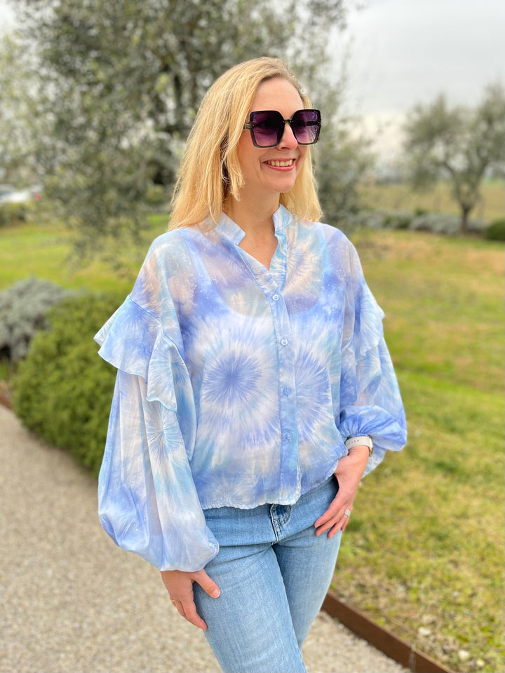 Rüschenbluse Batik, hellblau von Bella Vita - Mode & Lifestyle
