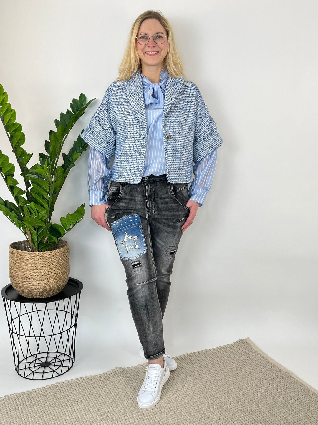 Jeans mit Applikation, black denim von Bella Vita - Mode &amp; Lifestyle