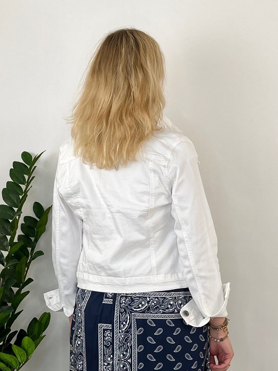 Jeansjacke in klassischer Form, weiß von Bella Vita - Mode &amp; Lifestyle