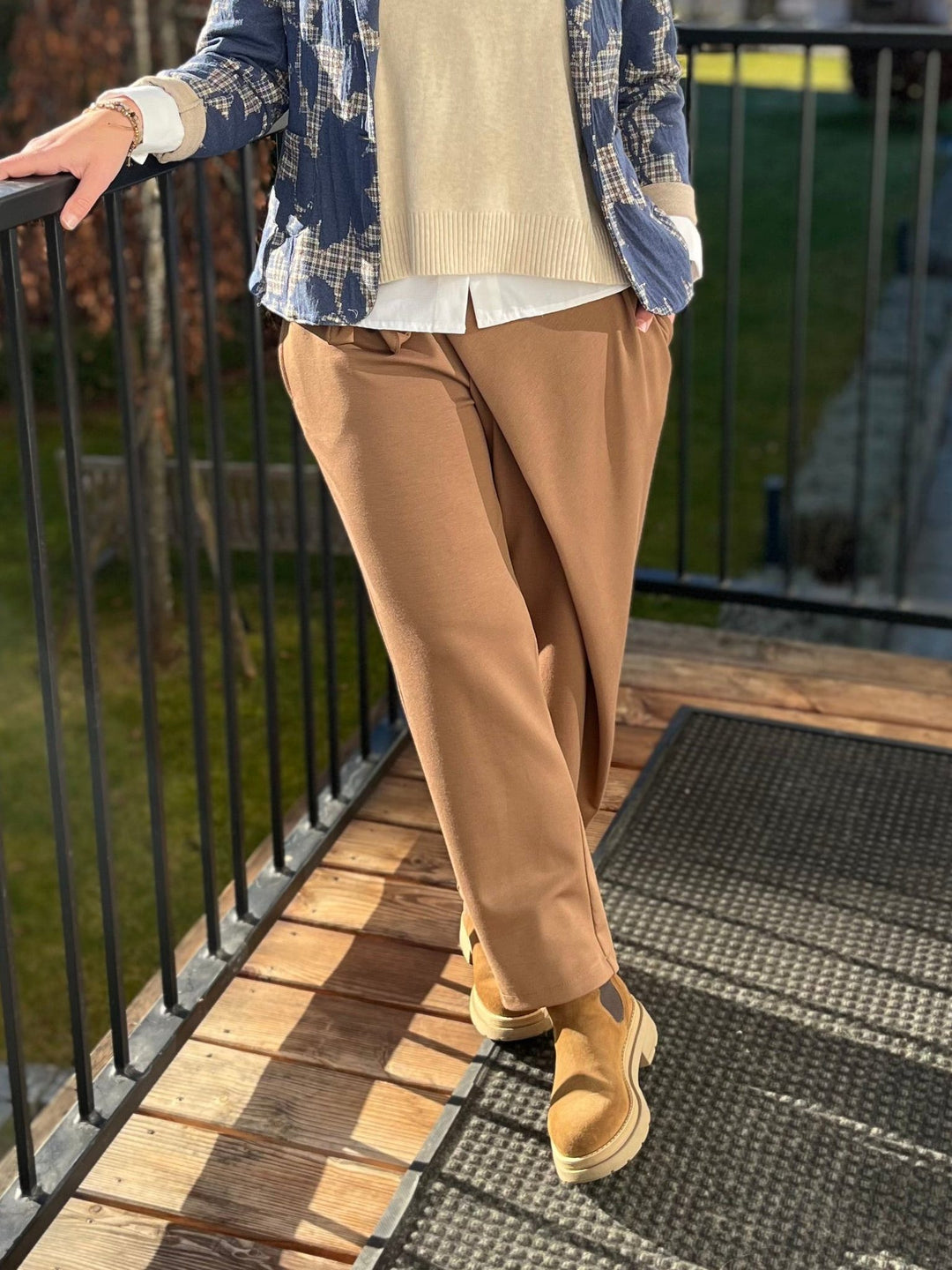 Jerseyhose mit Dehnbund, cognac von Bella Vita - Mode & Lifestyle