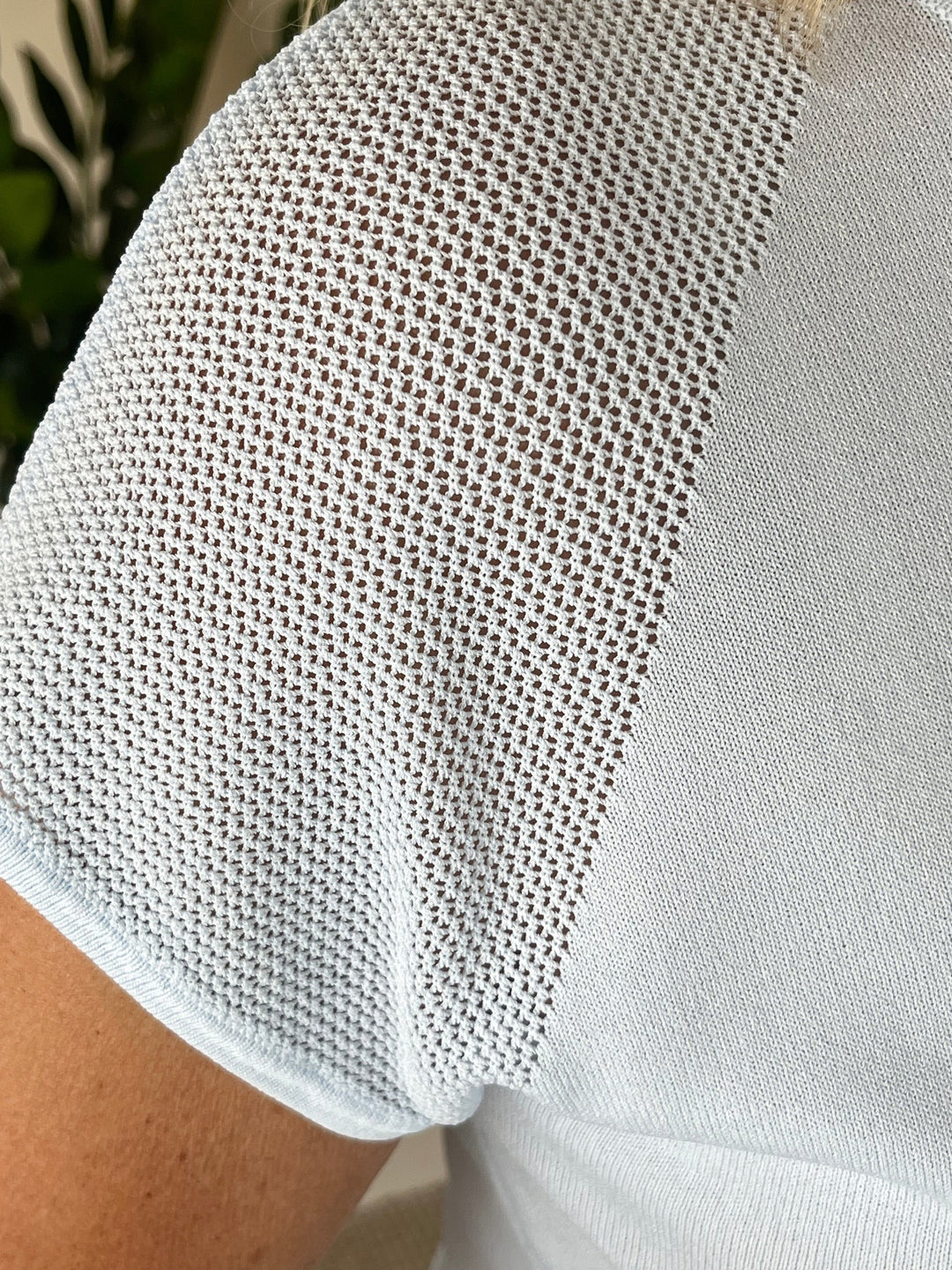 Kurzarm-Pullover mit Netzeinsatz oben von Bella Vita - Mode &amp; Lifestyle