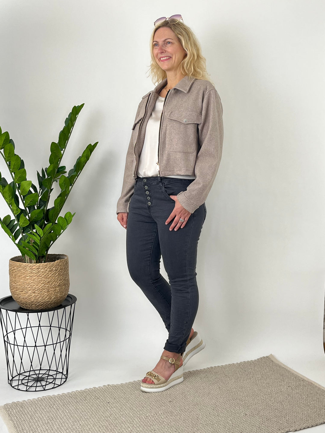 Kurzjacke in Fleeceoptik, taupe von Bella Vita - Mode &amp; Lifestyle