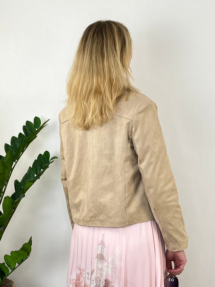 Kurzjacke in Veloursoptik, beige von Bella Vita - Mode &amp; Lifestyle