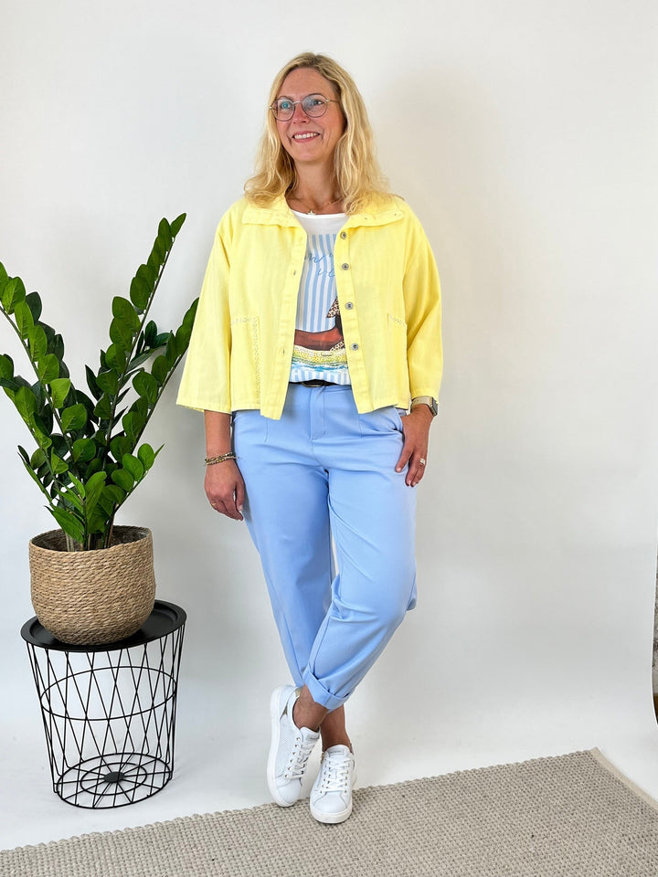 Kurzjacke mit Steinchenverzierung, gelb von Bella Vita - Mode &amp; Lifestyle