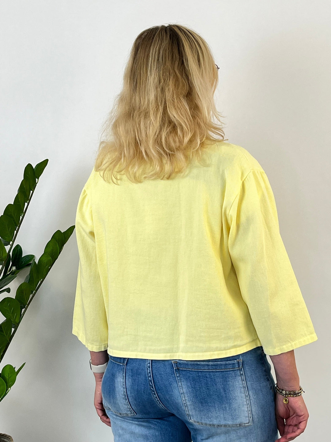Kurzjacke mit Steinchenverzierung, gelb von Bella Vita - Mode &amp; Lifestyle