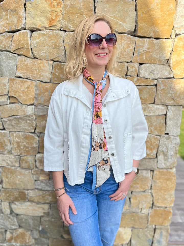 Kurzjacke mit Steinchenverzierung, weiß von Bella Vita - Mode &amp; Lifestyle