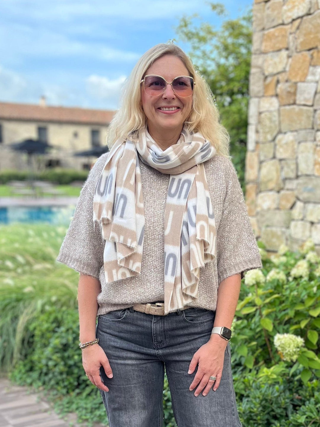 Kuschelschal Statement, beige von Bella Vita - Mode &amp; Lifestyle
