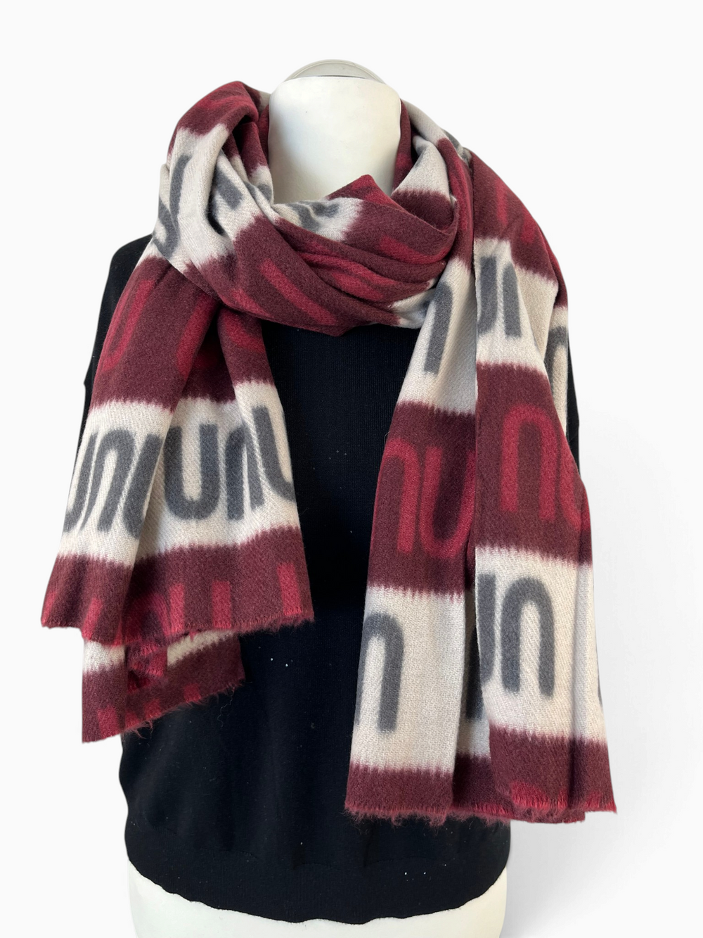 Kuschelschal Statement, bordeaux von Bella Vita - Mode & Lifestyle