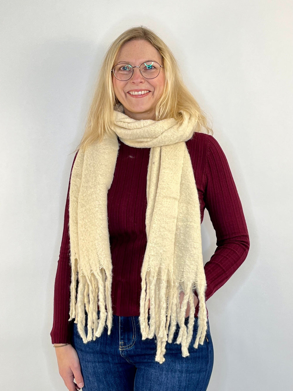Kuschelschal mit Fransen, beige von Bella Vita - Mode & Lifestyle