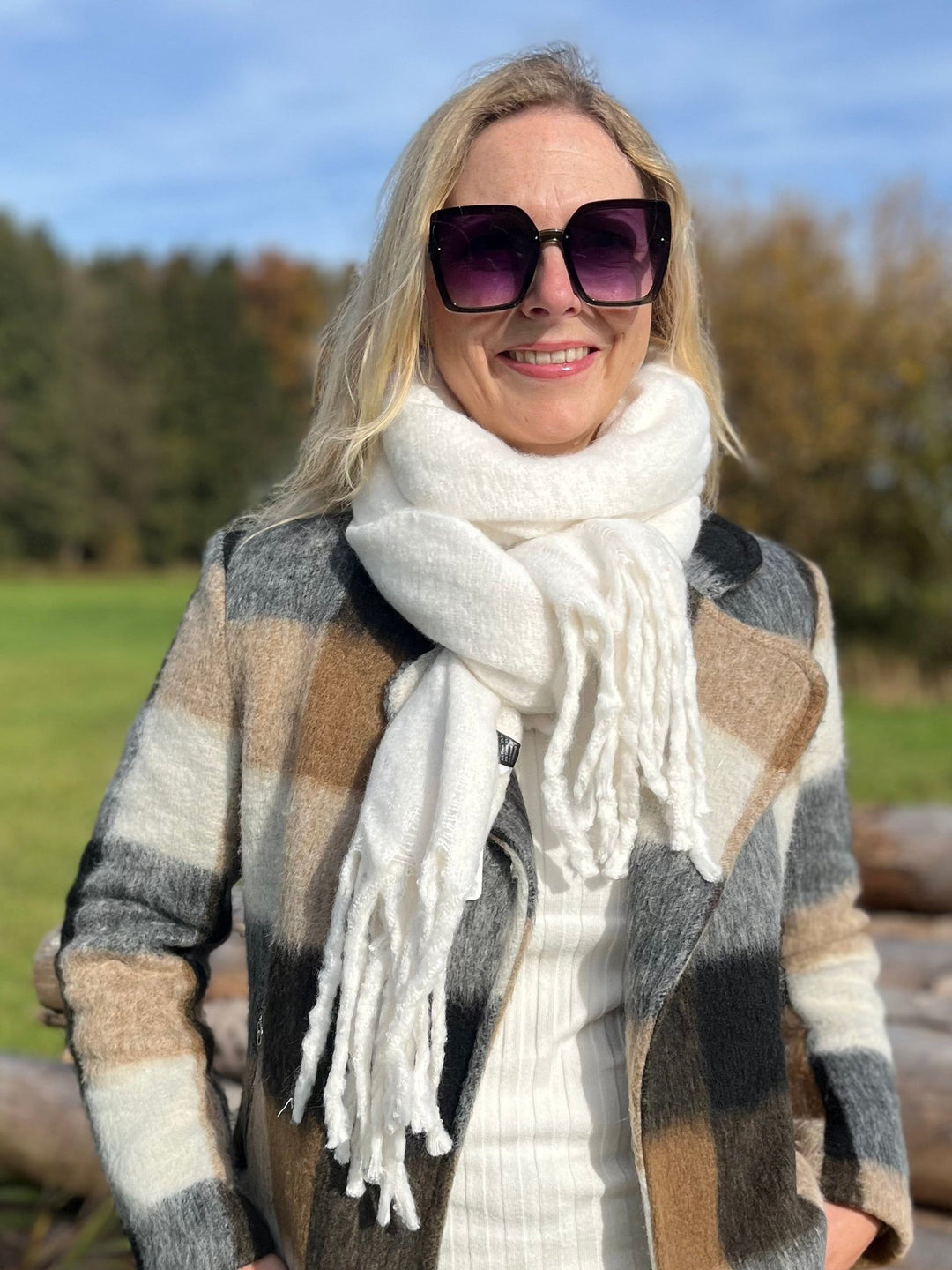 Kuschelschal mit Fransen, ecru von Bella Vita - Mode &amp; Lifestyle