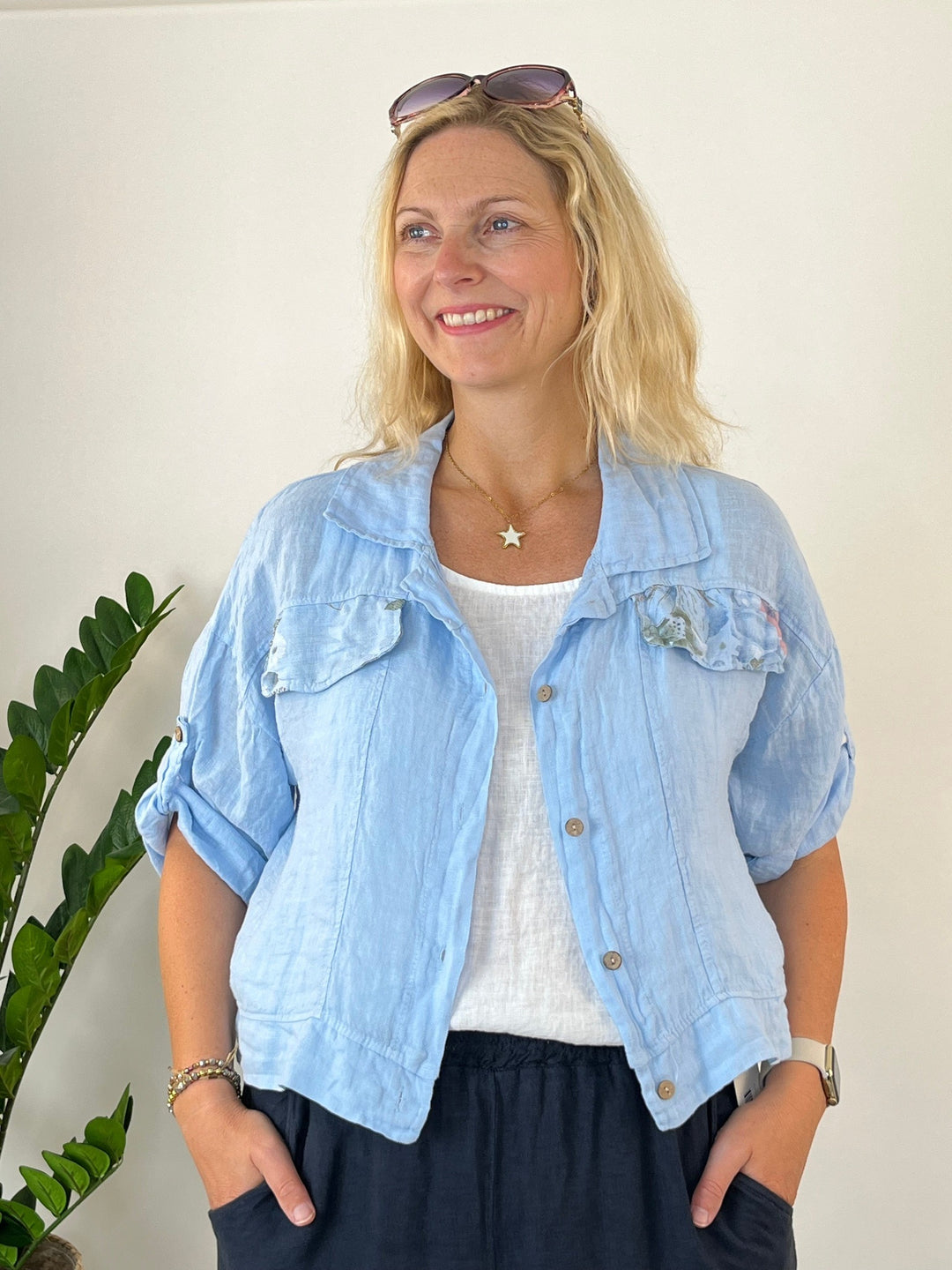 Leinen-Kurzjacke mit Armriegel, hellblau von Bella Vita - Mode &amp; Lifestyle