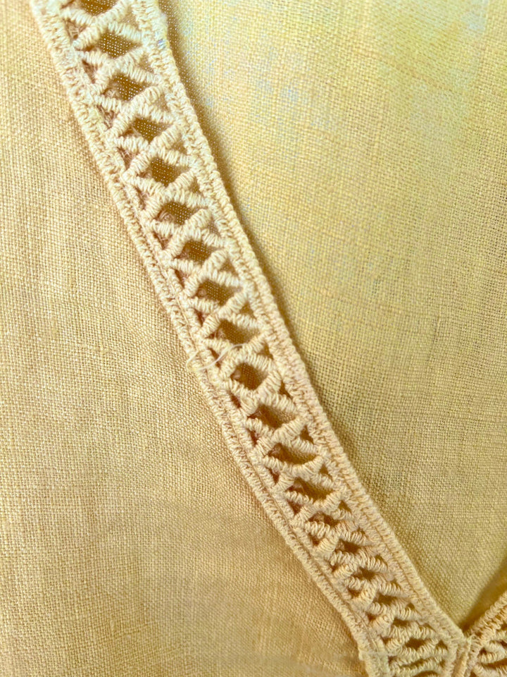 Leinenbluse mit Crochet-Bordüre, gelb von Bella Vita - Mode &amp; Lifestyle
