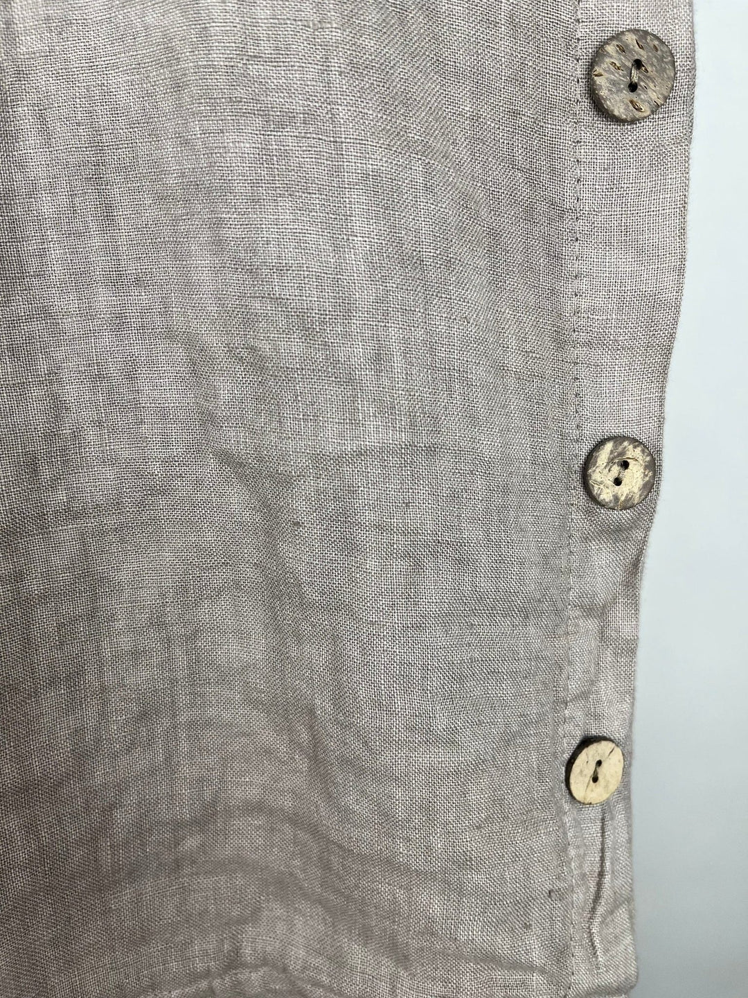 Leinenbluse mit Zierknöpfen, taupe von Bella Vita - Mode &amp; Lifestyle