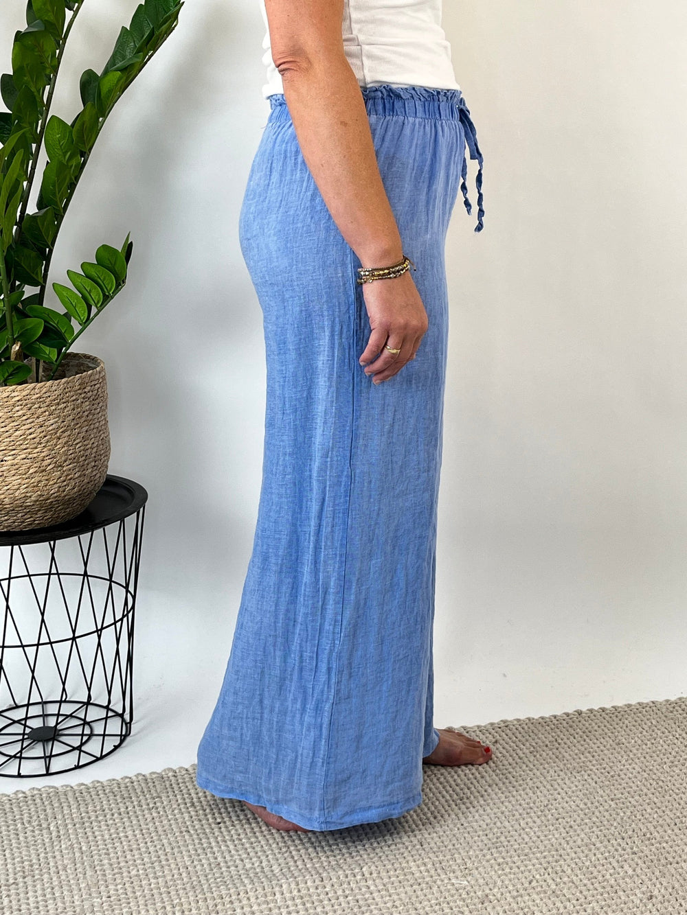 Leinenhose mit weitem Bein, blau von Bella Vita - Mode & Lifestyle