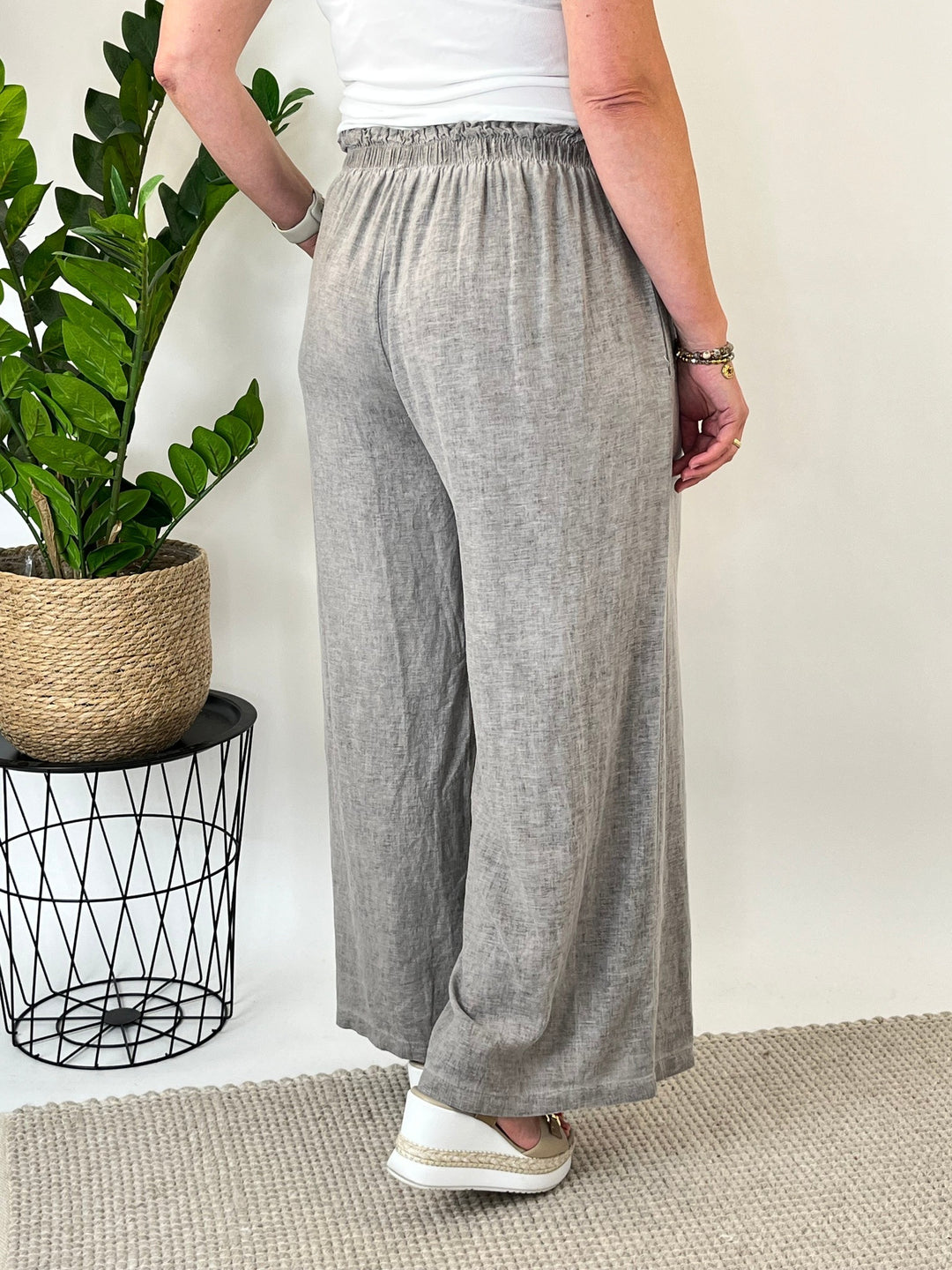 Leinenhose mit weitem Bein, taupe von Bella Vita - Mode &amp; Lifestyle