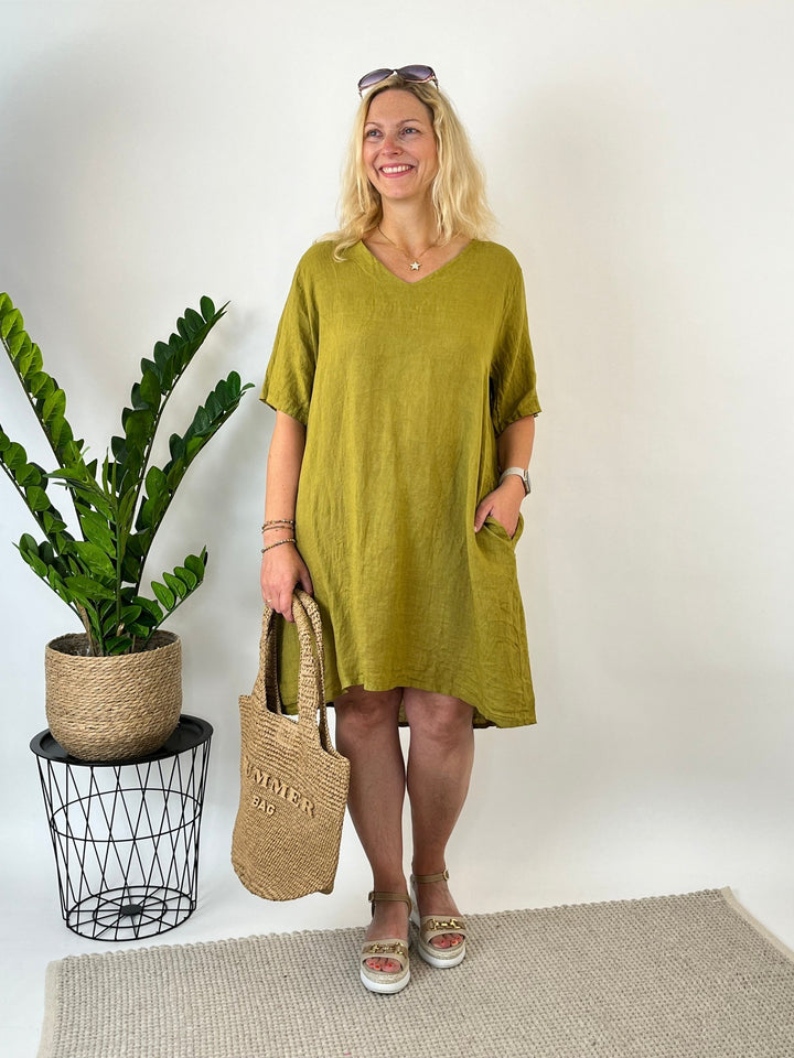 Leinenkleid mit V-Ausschnitt, grün von Bella Vita - Mode &amp; Lifestyle