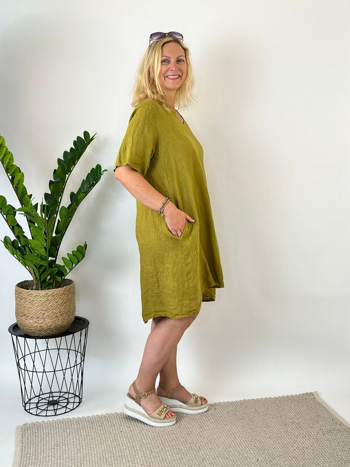 Leinenkleid mit V-Ausschnitt, grün von Bella Vita - Mode &amp; Lifestyle