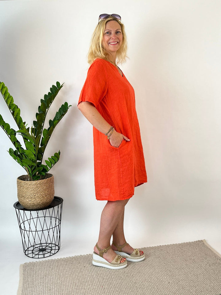 Leinenkleid mit V-Ausschnitt, orange von Bella Vita - Mode &amp; Lifestyle