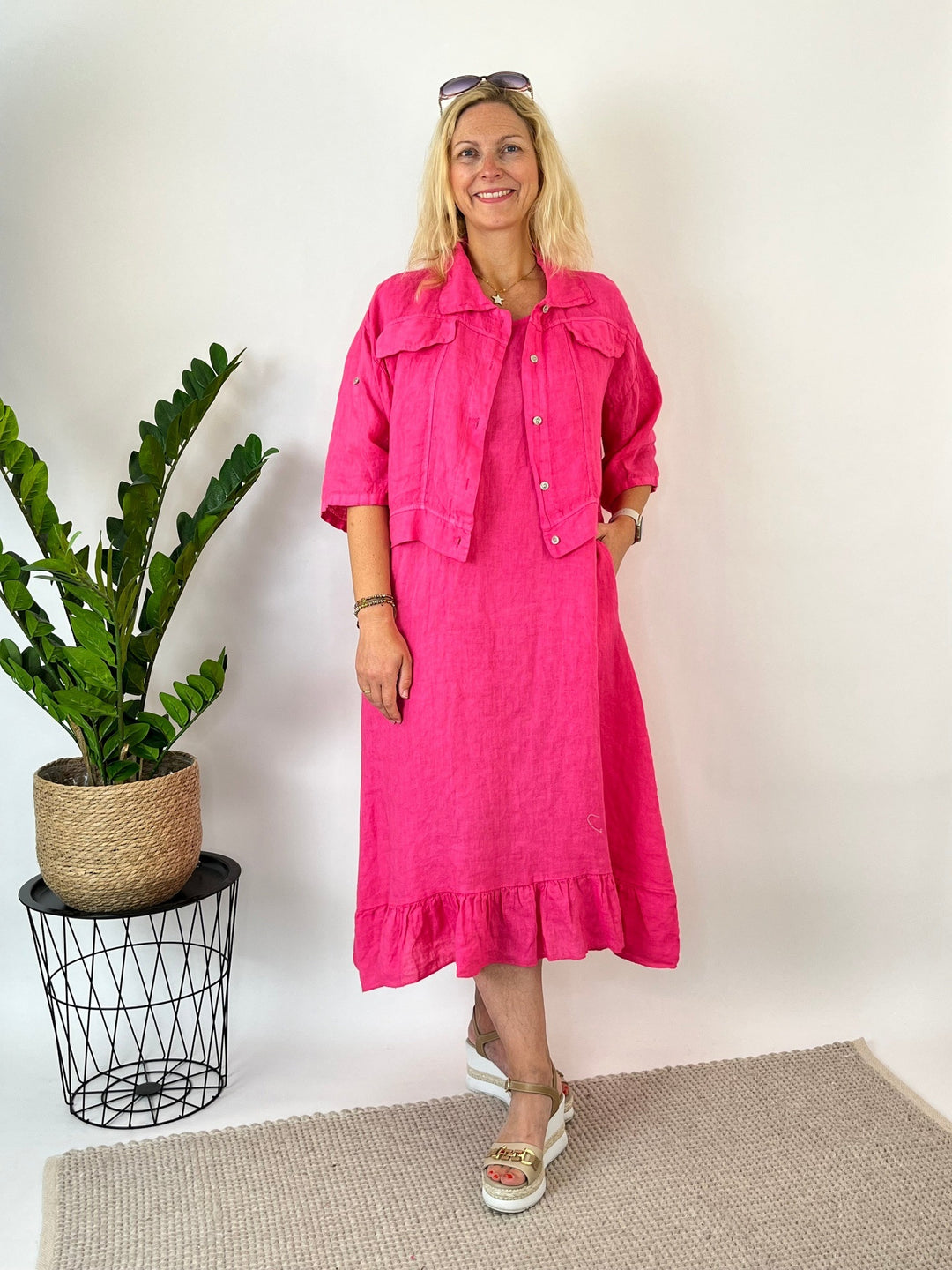 Leinenkleid mit Volantsaum, pink von Bella Vita - Mode &amp; Lifestyle