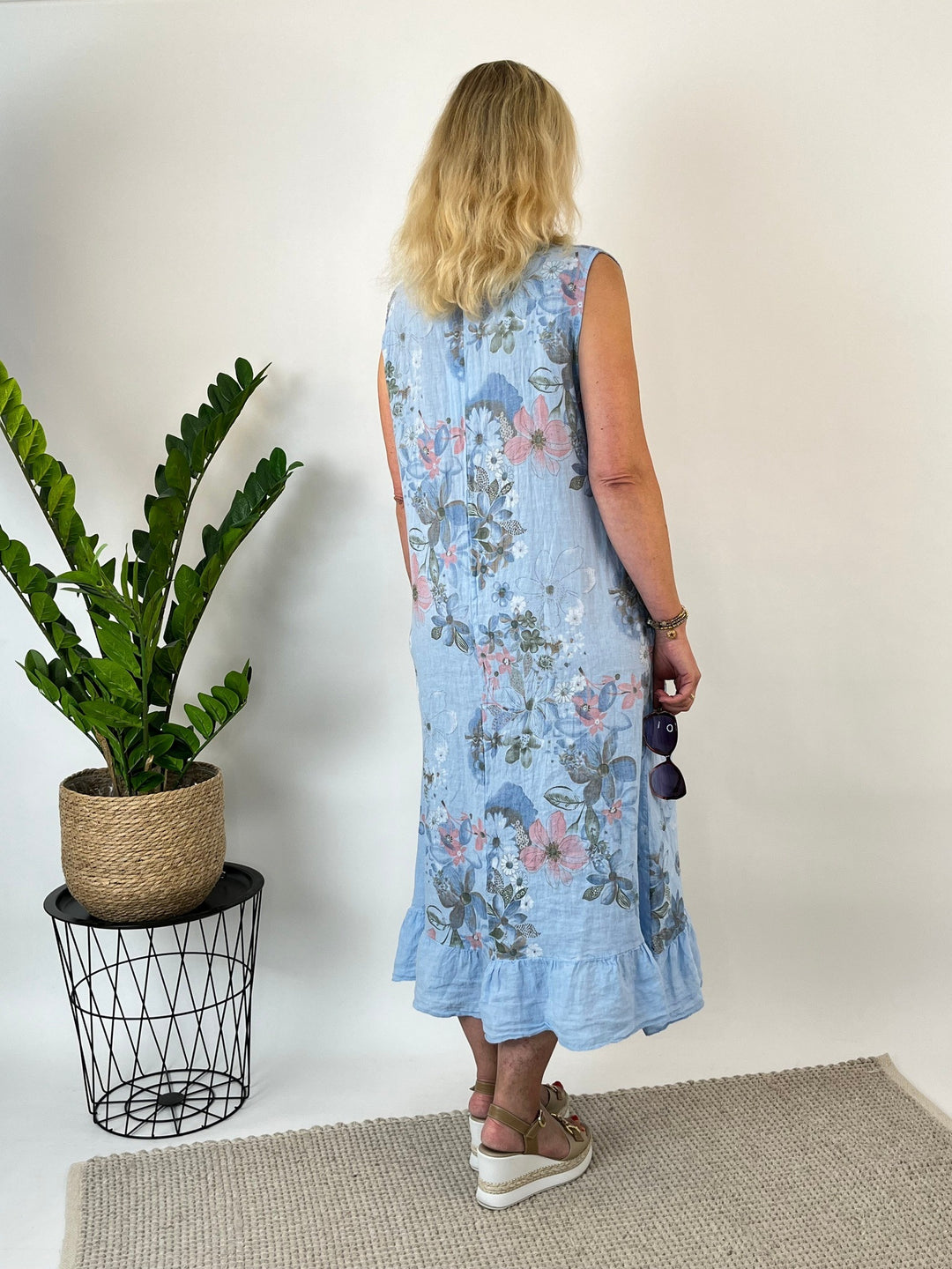 Leinenkleid mit floralem Print, hellblau von Bella Vita - Mode &amp; Lifestyle