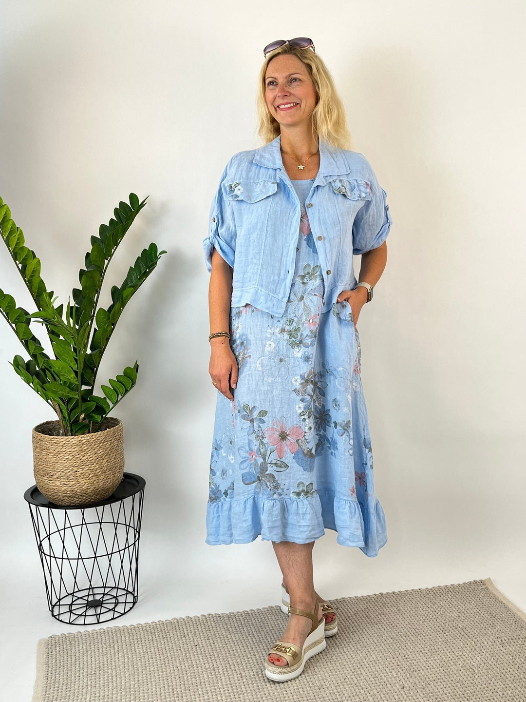 Leinenkleid mit floralem Print, hellblau von Bella Vita - Mode &amp; Lifestyle