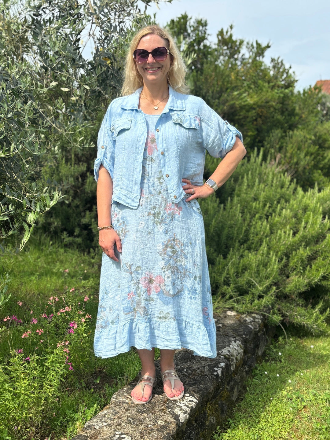 Leinenkleid mit floralem Print, hellblau von Bella Vita - Mode &amp; Lifestyle