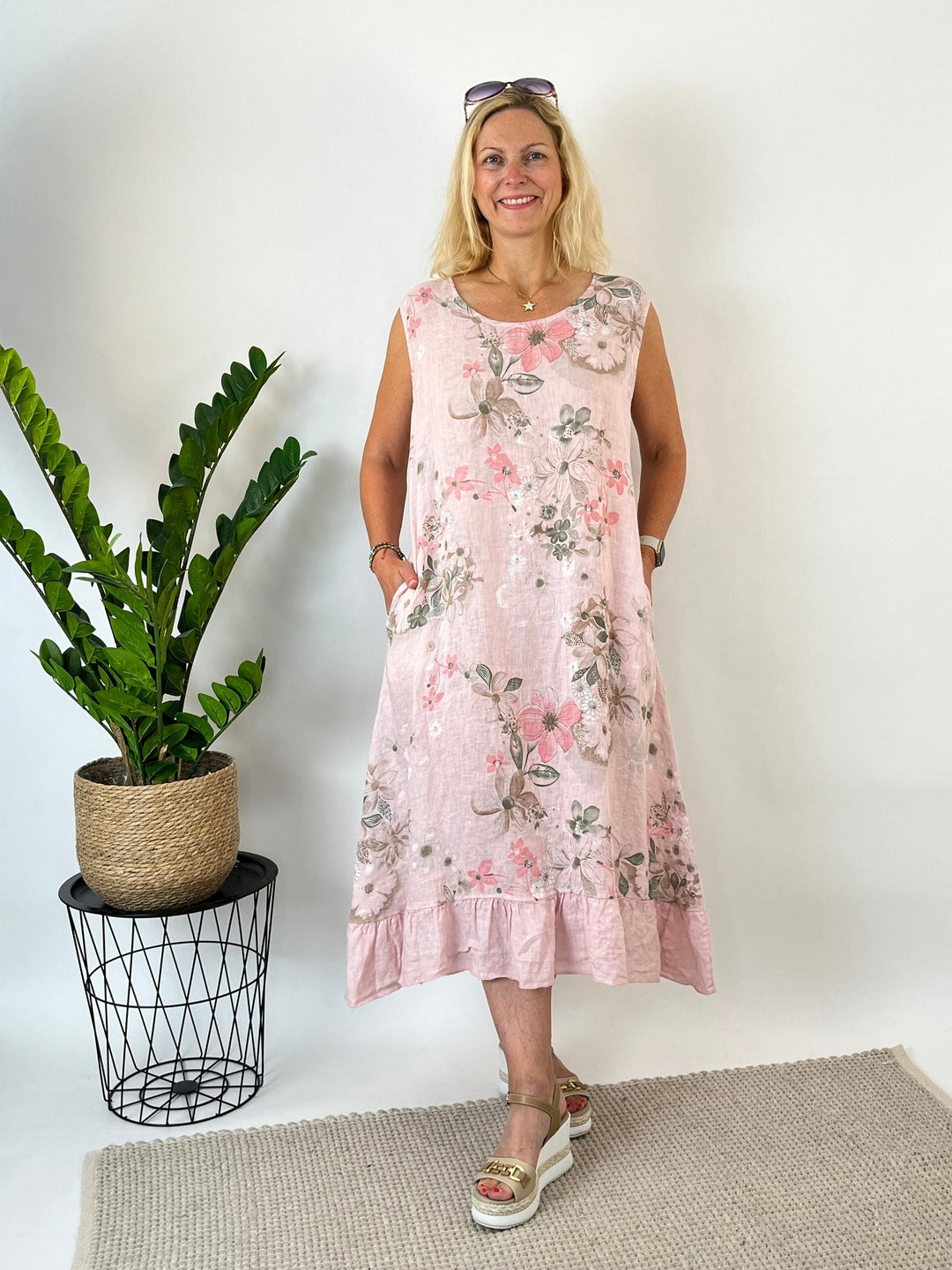 Leinenkleid mit floralem Print, rosa von Bella Vita - Mode &amp; Lifestyle