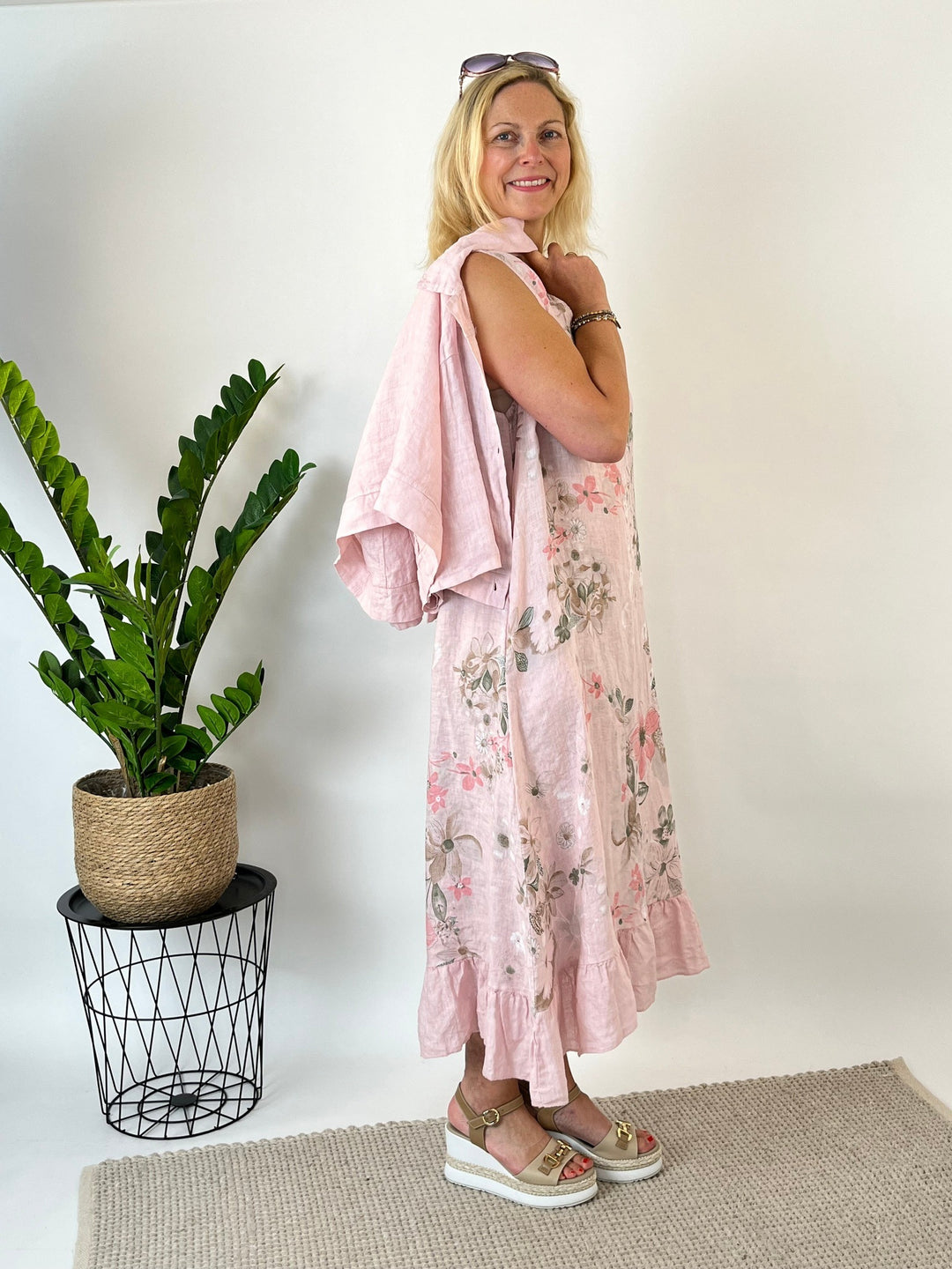 Leinenkleid mit floralem Print, rosa von Bella Vita - Mode &amp; Lifestyle