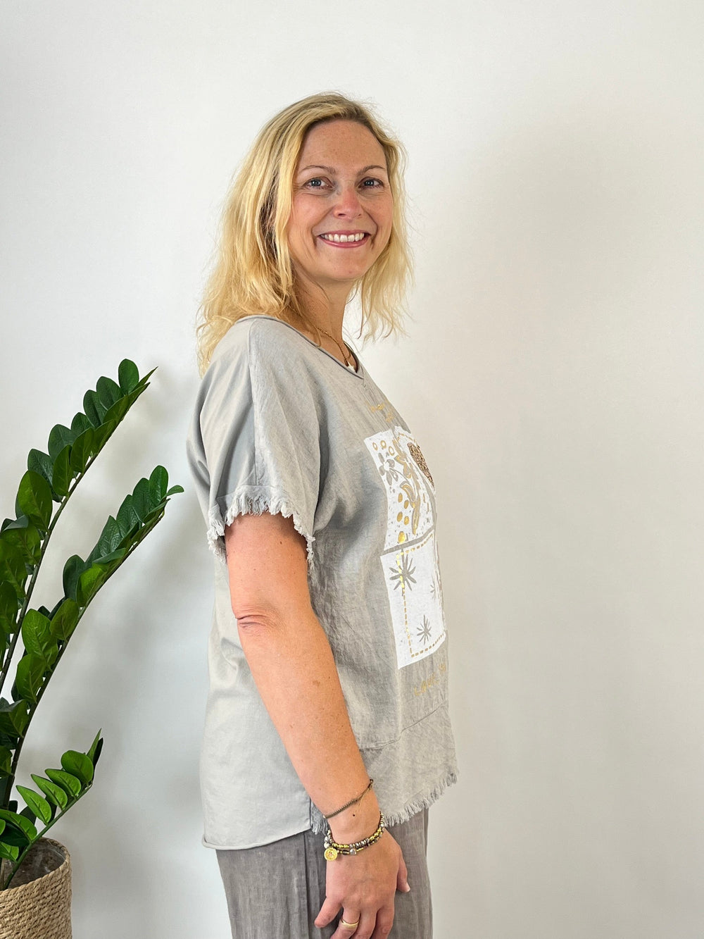 Leinenshirt "Golden Heart", taupe von Bella Vita - Mode & Lifestyle
